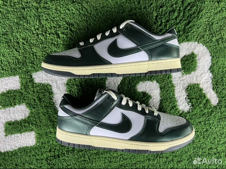 Nike dunk low vintage green