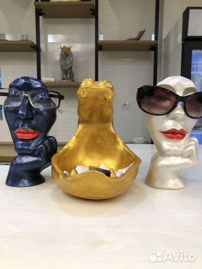 Подставка для очков или наушников