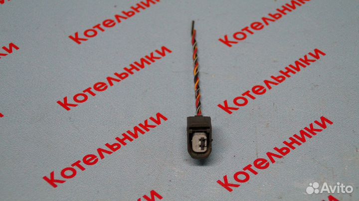 Nissan 32702-0M415 Разъем датчика скорости