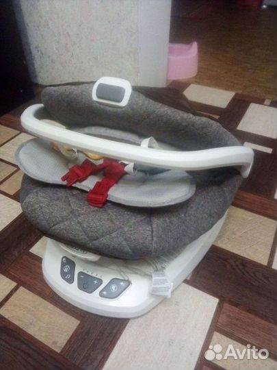 Укачивающий центр graco