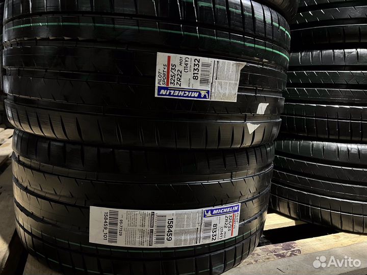 Michelin Pilot Sport 4 S 325/35 R22 и 285/40 R22