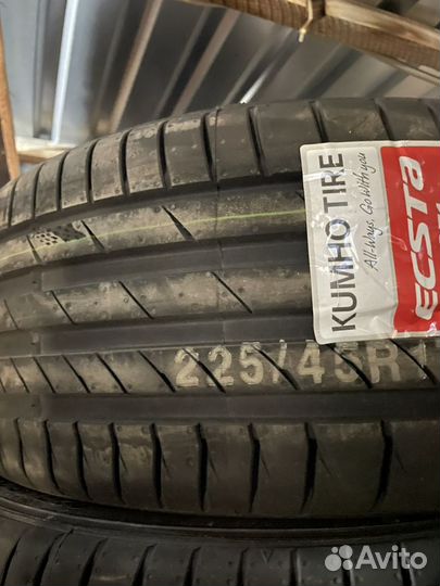 Kumho Ecsta PS71 225/45 R17 91Y