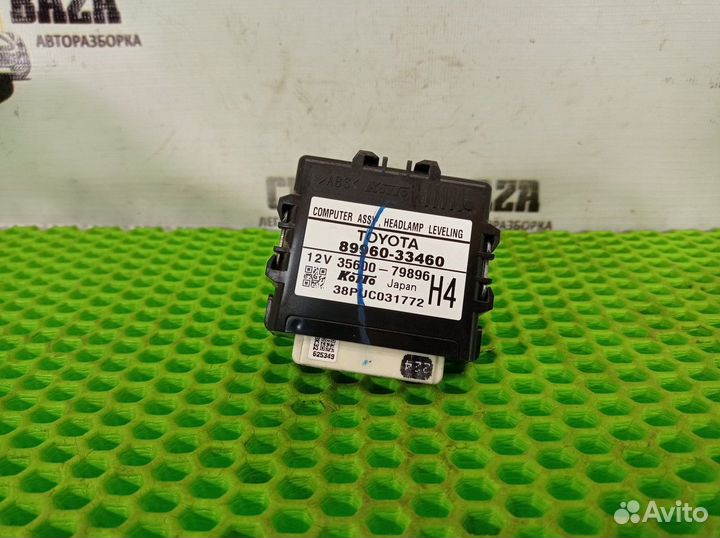Блок управления светом фар Toyota Camry