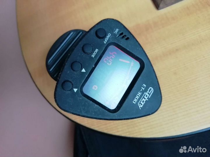 Тюнер для гитары