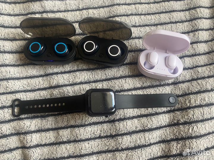 Беспроводные наушники и часы