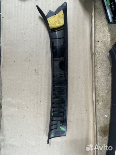 Обшивка стойки передняя левая Mercedes-Benz