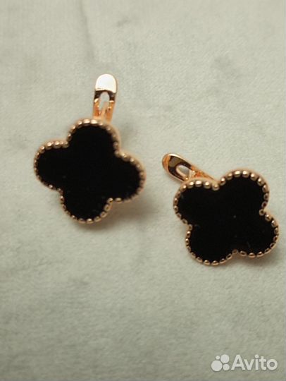Серьги медицинское золото клевер