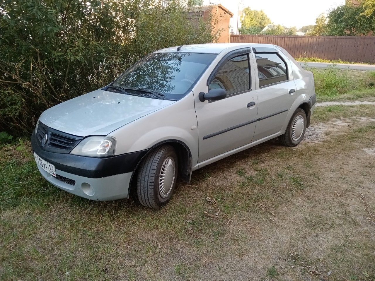 Renault Logan: фото владельца