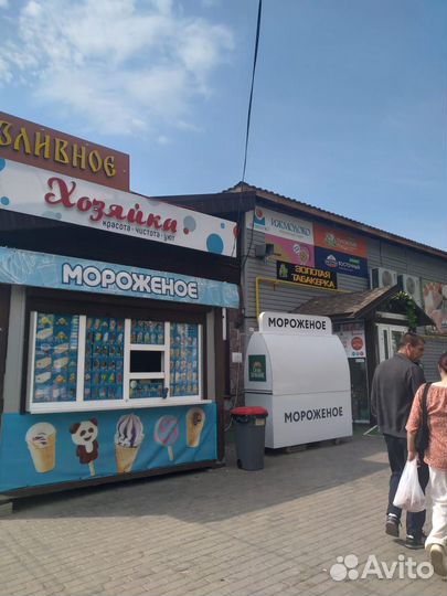 Продавец в продуктовый магазин