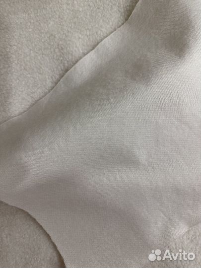 Отрезок ткани букле барашек молочный