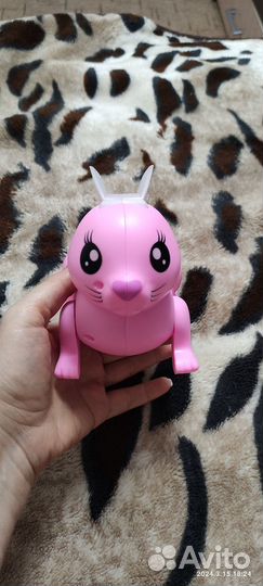 Музыкальная игрушка зайчик