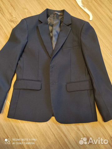 Пиджак и жилетка 122р одето 1 раз