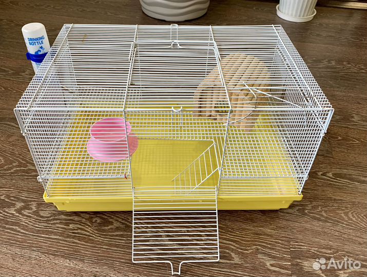 Клетка для грызунов большая, поильник, опилки