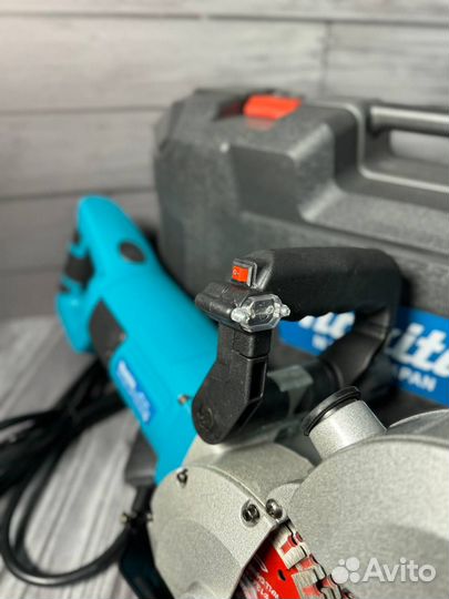 Мощный Штроборез Makita