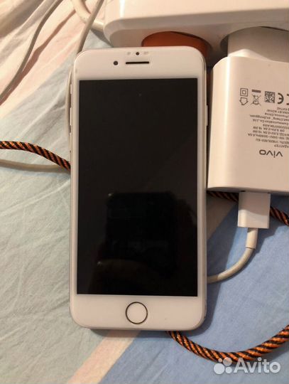 Телефон iPhone 7