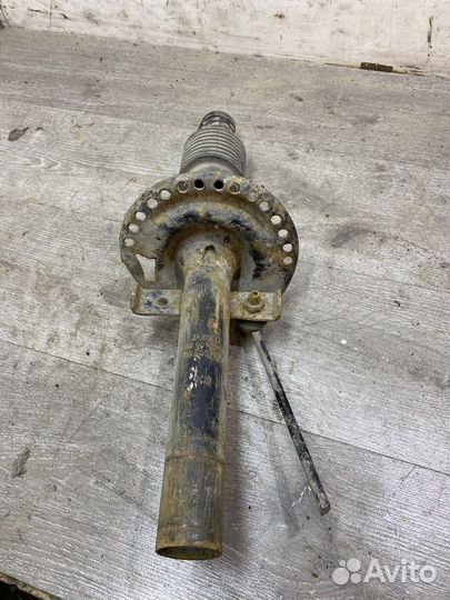 Амортизатор передний Renault Megane