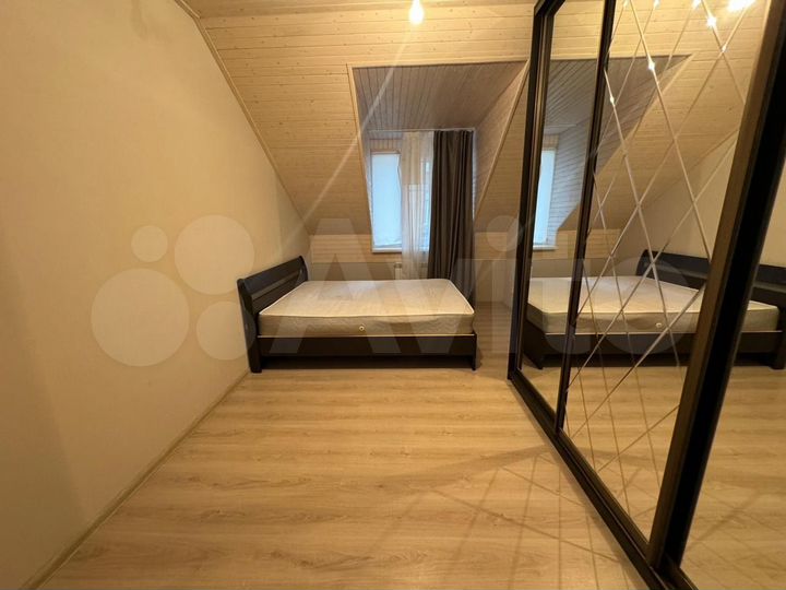 2-к. квартира, 80 м², 4/4 эт.