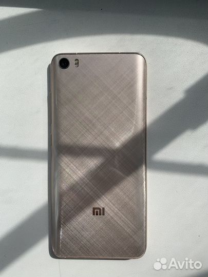 Xiaomi Mi 5, 3/32 ГБ