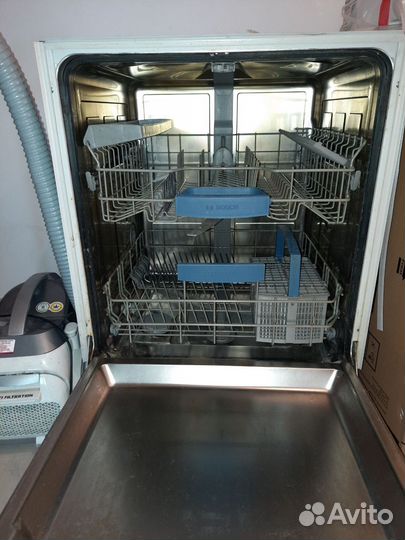 Посудомоечная машина Bosch на запчасти или ремонт