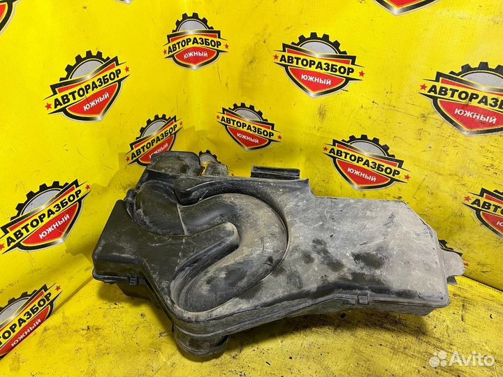 Резонатор воздушного фильтра Citroen C4