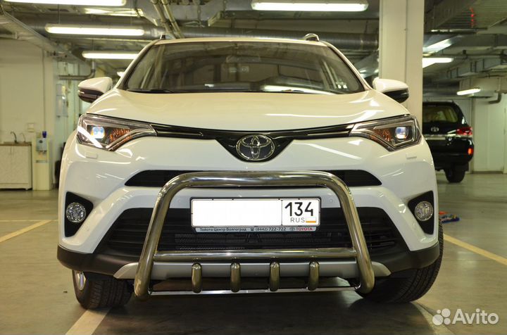 Защита переднего бампера Toyota RAV4 2015+ скоба н