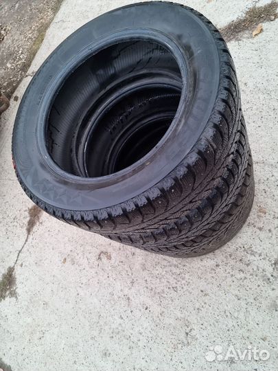 Bridgestone Ice Cruiser 7000 215/60 R17