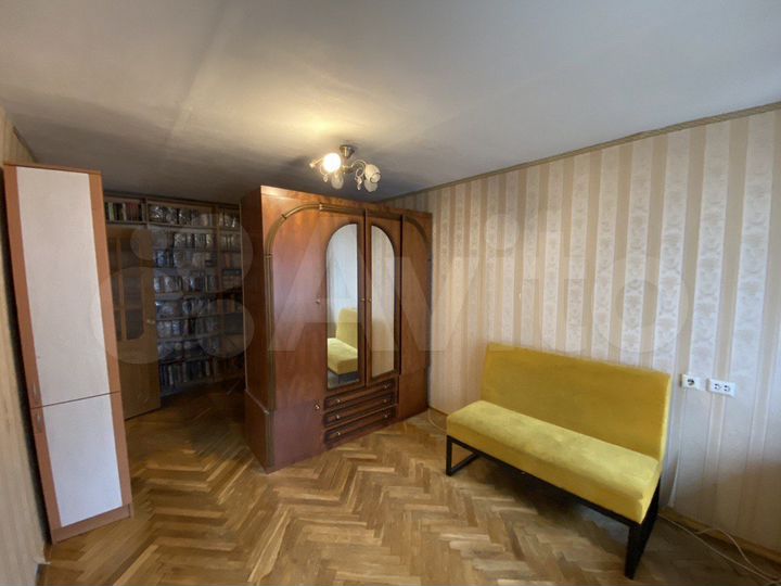 2-к. квартира, 56 м², 2/5 эт.