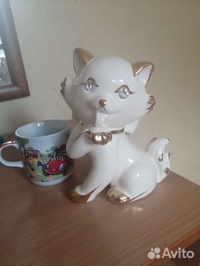 Статуэтка фарфор кошка