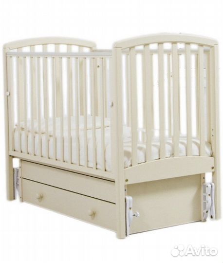 Детская кроватка с маятником и ящиком Дашенька