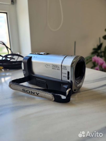 Видеокамера цифровая Sony DCR-SX44