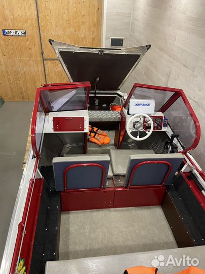 Продам лодку Салют