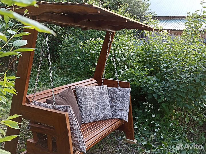 Садовые качели из дерева