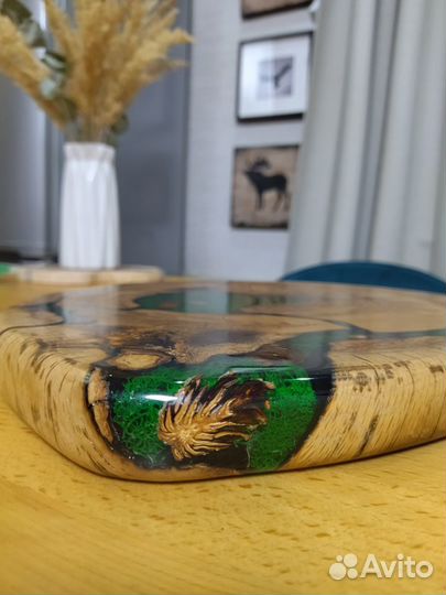 Сервировочная доска смола вяз мох желуди шишки