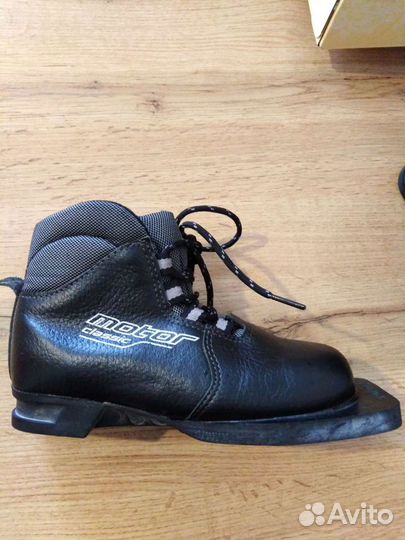 Лыжные ботинки детские 30 размер