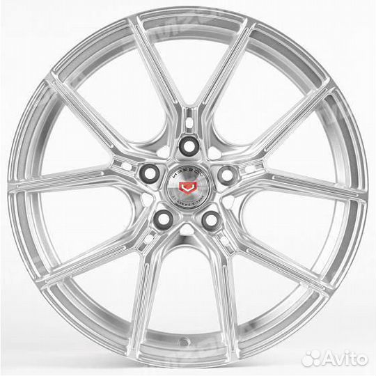 Литой диск в стиле vossen R18 5x114.3