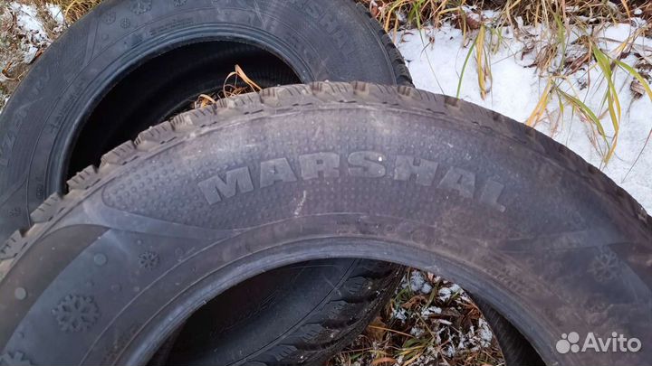 Marshal I'Zen RV Stud KC16 265/65 R17