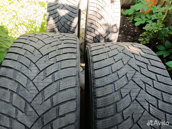 Zeta Antarctica Sport 275/40 R20 и 315/35 R20