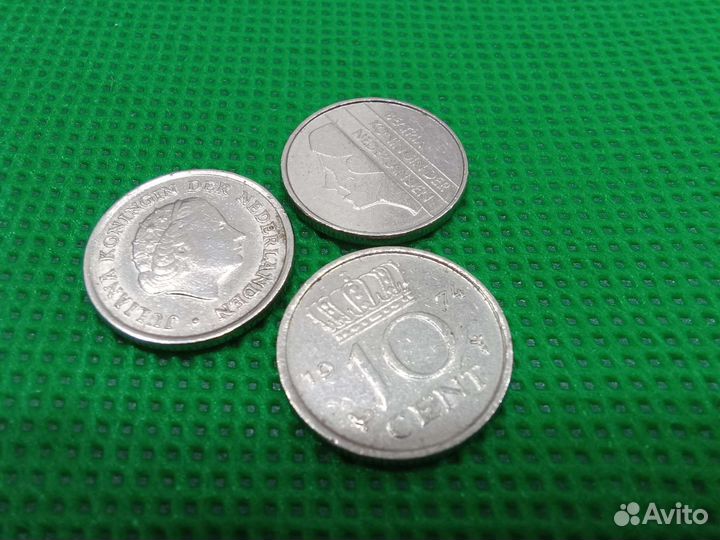 Монета Ниидерланды. Портрет Королевы