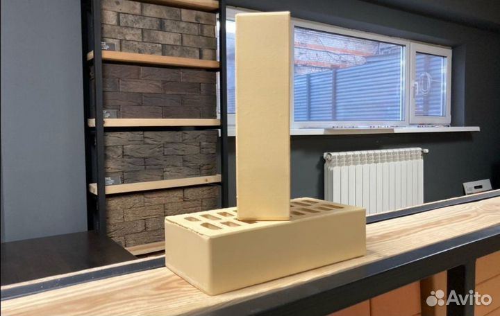 Кирпич лицевой светлый желтый