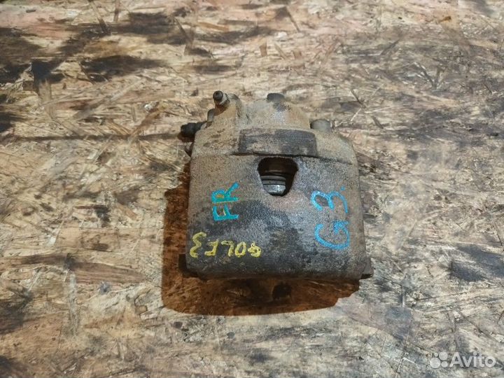 Суппорт тормозной передний правый Volkswagen Golf