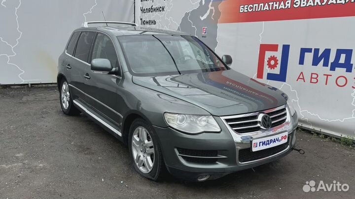 Фонарь задний наружный левый Volkswagen Touareg (GP) 7L6945095P