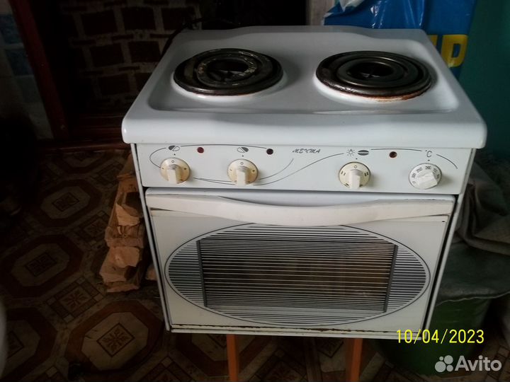 Духовка и две комфорки 