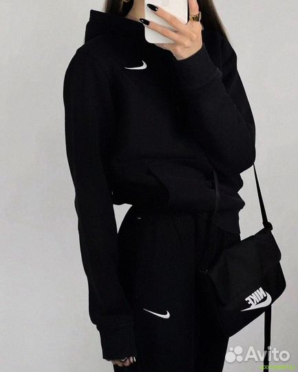 Женский спорткостюм для ярких моментов