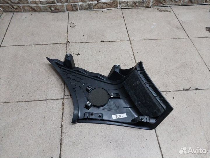 Обшивка салона задняя левая Porsche Macan Gts 95B