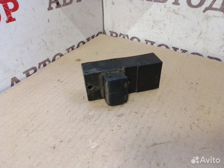 Блок управления стеклоподъемниками передний левый