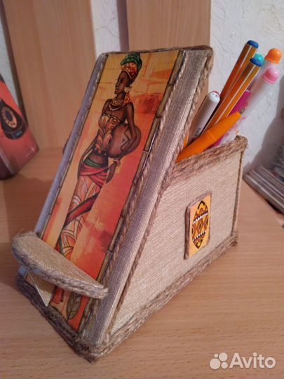 Подставка под телефон и канцелярию