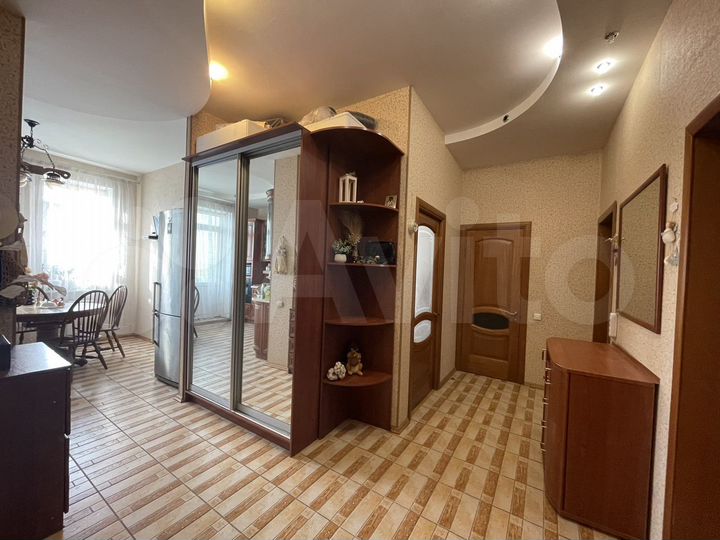 3-к. квартира, 89 м², 3/7 эт.