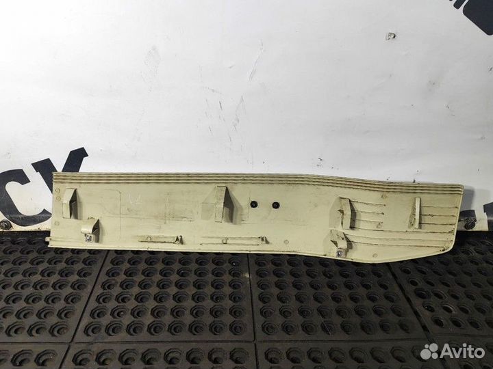 Накладка декоративная левая Volvo FH