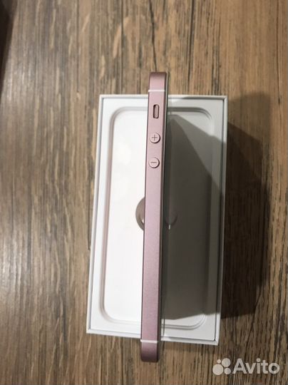 Телефон iPhone 5se