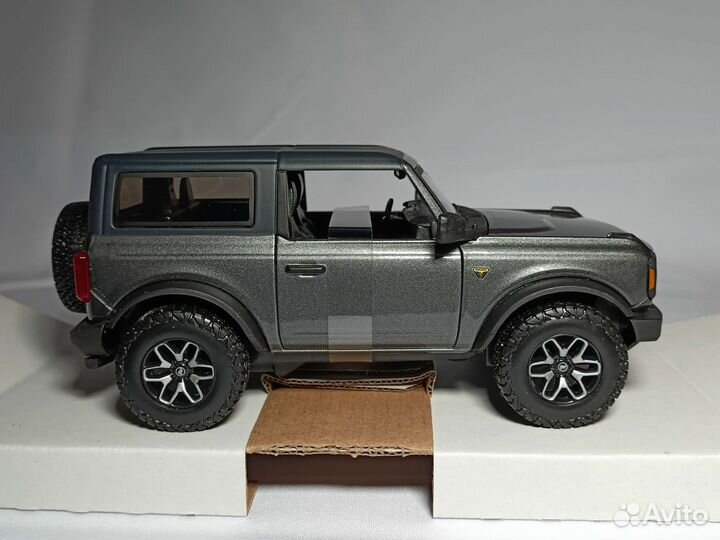 Модель Ford Bronco Badlands 2021 1:24 Maisto